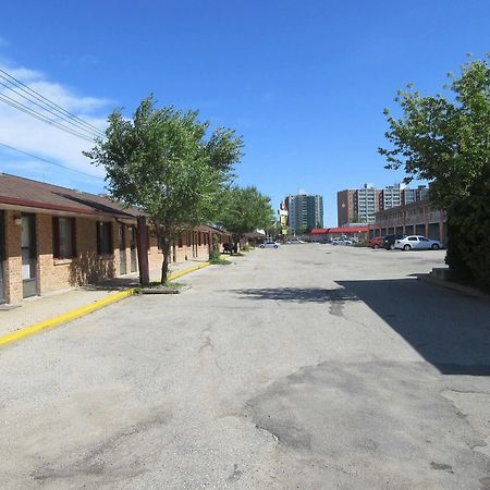 The Capri Motel Winnipeg Buitenkant foto