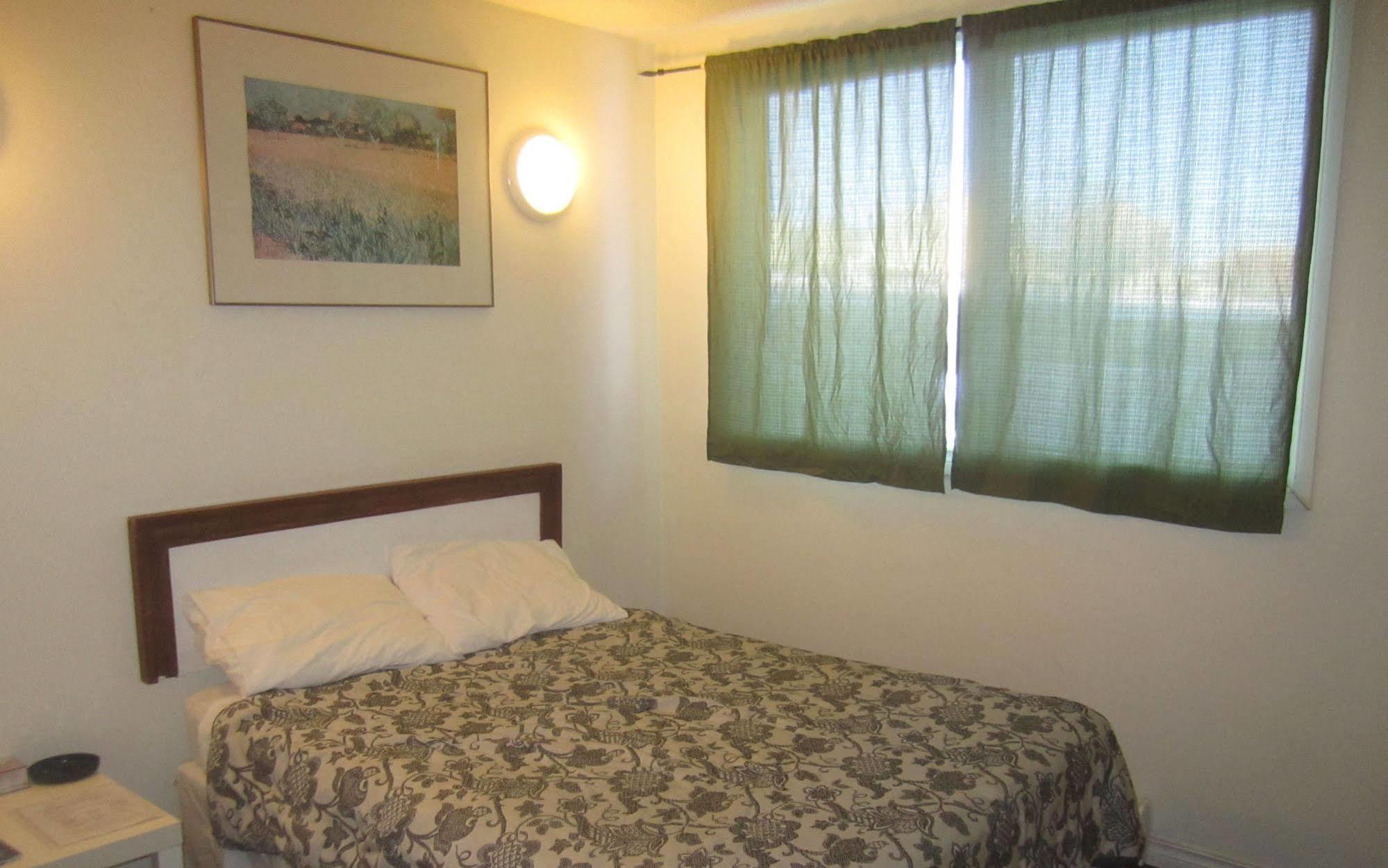 The Capri Motel Winnipeg Buitenkant foto